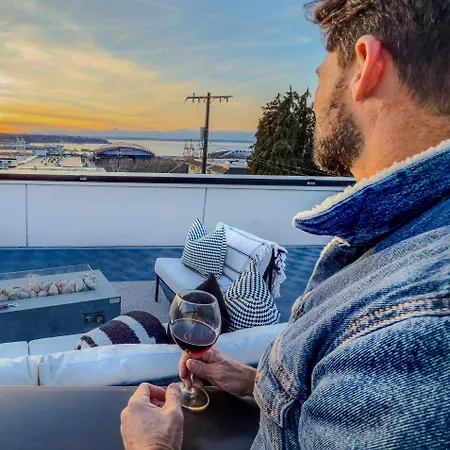 Hot Tub - Best Views - Near Stadiums!